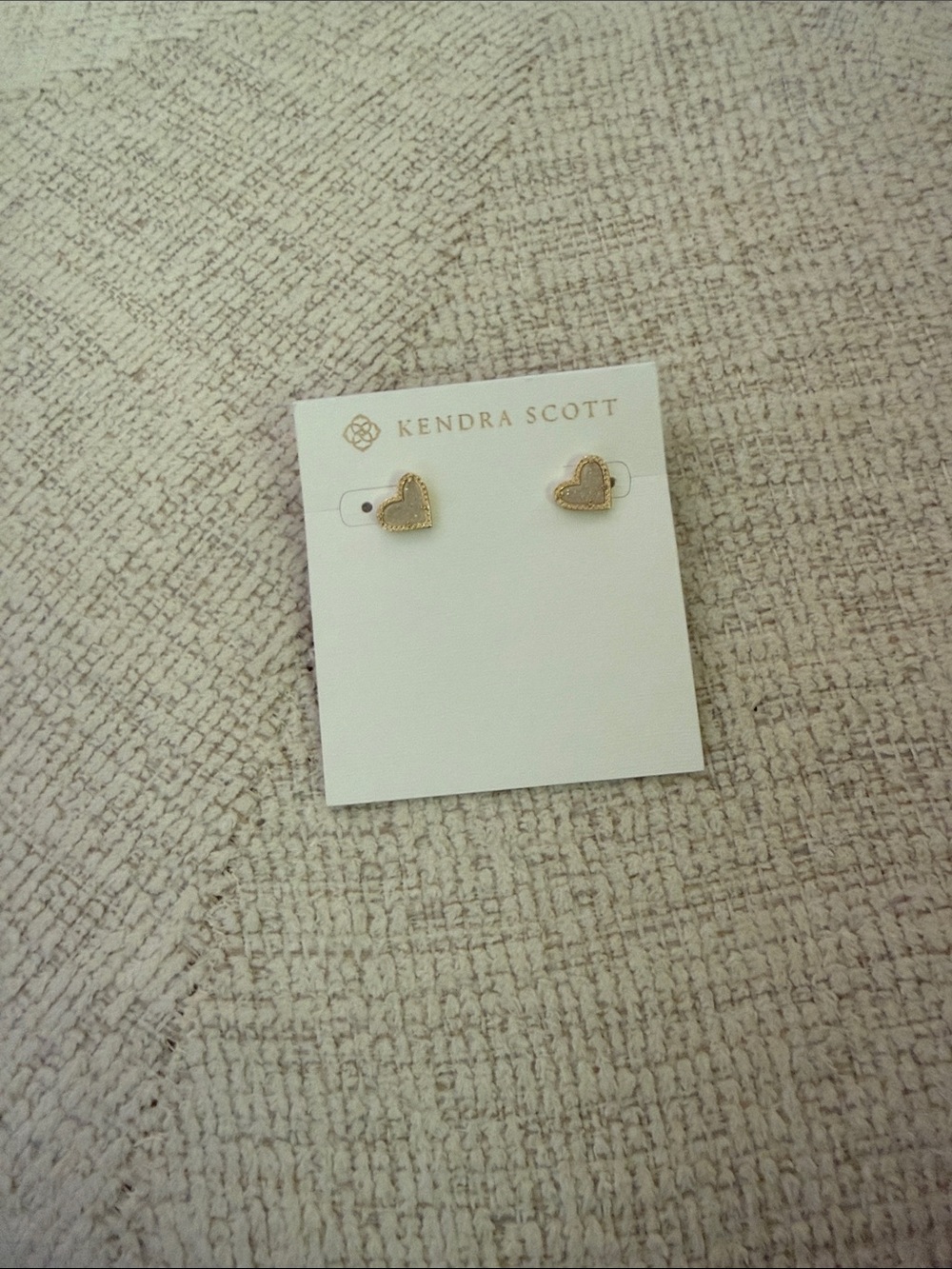 Kendra Scott Ari Heart Studs